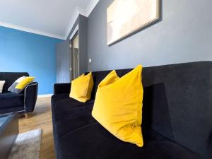 Last-Minute Specials l Modern 2 Double Bed Apartment for 5 Guests l Hofin Stays Short Lets & Serviced Accommodation