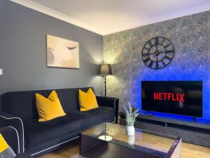 Last-Minute Specials l Modern 2 Double Bed Apartment for 5 Guests l Hofin Stays Short Lets & Serviced Accommodation