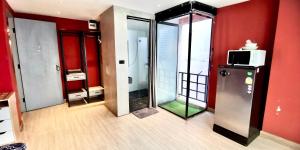 Hash Apartment Silom Soi 3 - hip and funky with rooftop view