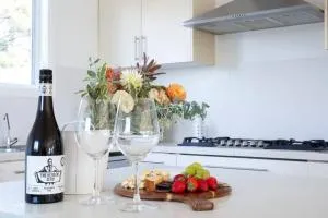 Corner Cottage- Pool Table, WiFi, AC & Firepit - Cessnock