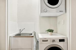 8 mins from Sydney Airport! 1BR with Courtyard