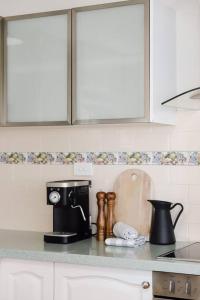 500m to Shelly Beach! Hot SPA & Entertainment Shed