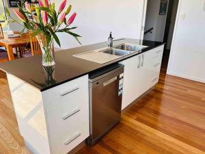 Beautiful Sunny Home with Stunning Hobart Views