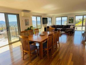 Beautiful Sunny Home with Stunning Hobart Views