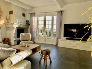 Maison dans résidence avec piscine et tennis