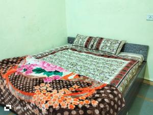 Shree Giriraj Home Stay