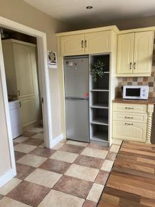 Macroom Spacious cosy 3 bedroom home