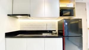 Nice and Comfortable 2BR at 20th Floor Tokyo Riverside Apartment By Travelio