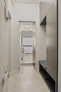 Central Two rooms apartment The Paradise of lights