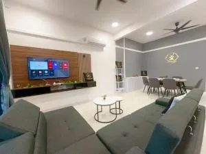 Hello Baby Dato Onn Tebing 10PAX Private Bathroom - Selong Village