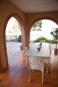 Chalet con piscina en el Mareny