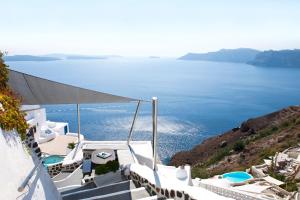 Alexander's Boutique hotel, 
Santorini, Greece.
The photo picture quality can be
variable. We apologize if the
quality is of an unacceptable
level.