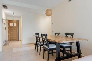 Poolfront garden apt by Costarentals - Ref 46