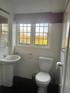 Picturebook cottage on prestigious polo estate