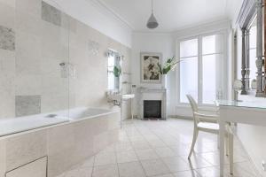 Appartements Invalides Pont Alexandre III Luxury Apartement 2BR : photos des chambres
