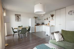 Appartements T3 avec terrasse et parking, a proximite de l-Aeroport et d-Airbus : photos des chambres