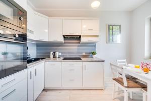 Aleja Rzeczypospolitej 4C by Homeprime