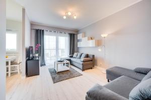 Aleja Rzeczypospolitej 4C by Homeprime