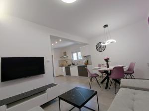 Lennida Apartman with free parking