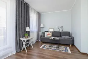Osiedle Tysiąclecia - Nowoczesne Studio z Biurkiem do Pracy Zdalnej i Parkingiem by Noclegi Renters - Хожув