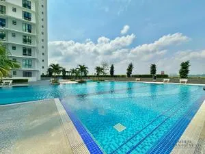 The Platino Near Paradigm Mall By Stayrene - Kampong Telok Serdang