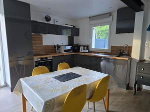 Maisons de vacances Maison La Plaine : Maison 1 Chambre