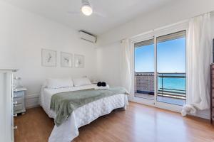 2 Bed 1 Bath Very Bright Apt