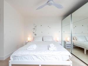 Windrush Court Stunning Penthouse With River Views Near Erith Stn - Pass the Keys