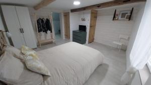 Maisons de vacances Le Scailleteux, petite maison de mineur, climatisee non accessible PMR : photos des chambres
