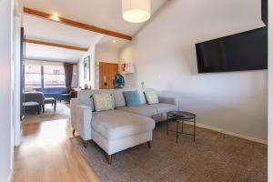 Principe Real Deluxe by Homing