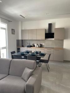 St Helen Apartments - 4hvězdičkové hotely ve městě Sliema