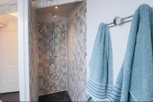 Joli 2 pièces rénové à proximité du centre et plage