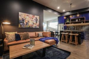 Snowbell - Mountain View, 4BR Modern Detached Home