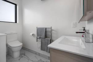 Stylish and Sleek City Stay