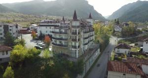 Panoramic Apartment 301 in Eagle Rock Complex