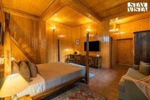 Chalet Rushli - Free Breakfast with Valley View at Mussoorie by StayVista