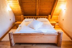 Kmečka Hiška - Hiša vina Cuk 