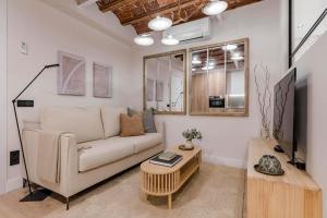 Elegant apartment in Austrias neighborhood CON10