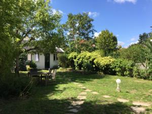 Maisons d'hotes Au Tour Des Bois : photos des chambres