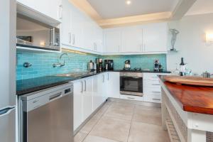 Walker Bay Luxury Seafront Apartment