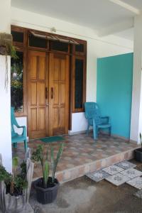 eco trekking lodge, Bar & jungle tours