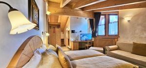 Quadruple Room room in Albergo Alpenrose