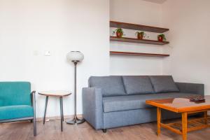 Spacious 2 story loft w balcony near Opera, Andrassy