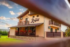 Pensiunea Regal - Rontău