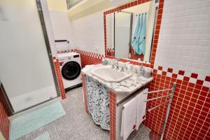 De Angelis Central House by Wonderful Italy