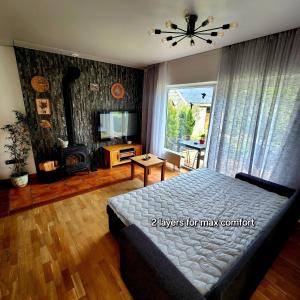 Calm garden Suite near Green Lakes