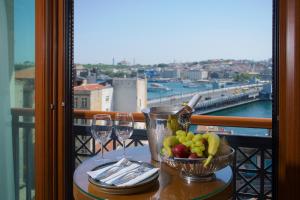Single Room with Sea View room in Hotel Momento Golden Horn