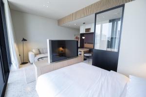 Snug Studio at Upside Living - Business Travel Ready 2209