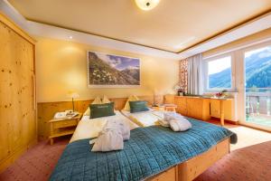 Double Room with Balcony room in Nationalparkhotel Klockerhaus