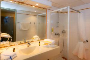 Complexes hoteliers Club Vacances Bleues Domaine de Chateau Laval : photos des chambres